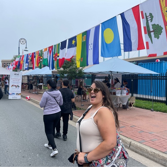 Meet your Posher, Christina - Picture 3 of 5